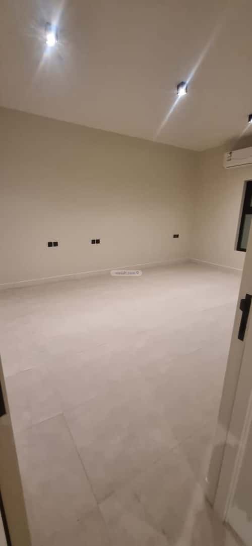 Apartment 700 SQM with 4 Bedrooms Al-Nuzha, North Riyadh, Riyadh