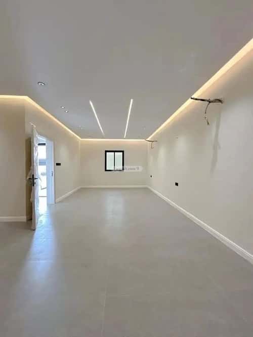Villa 300 SQM Facing West on 20m Width Street Hay Al Mubaoth, Madinah