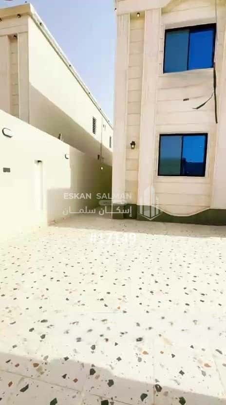 Apartment with 8 bedrooms الروضة، نجران