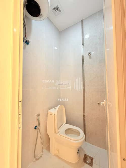 فيلا 418.08 متر مربع شرقية على شارع 30م العزيزية، الجبيل