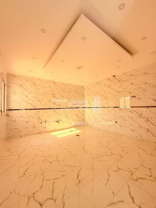 فيلا 418.08 متر مربع شرقية على شارع 30م العزيزية، الجبيل