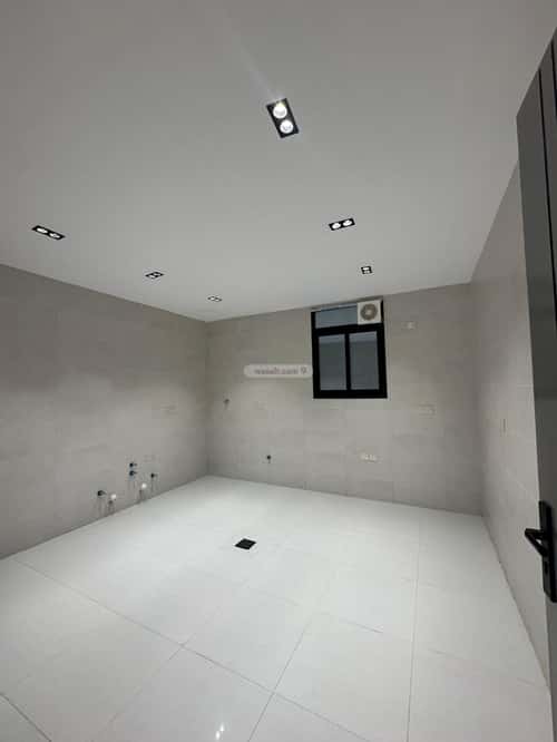Floor 203 SQM with 6 bedrooms المعارض، خميس مشيط