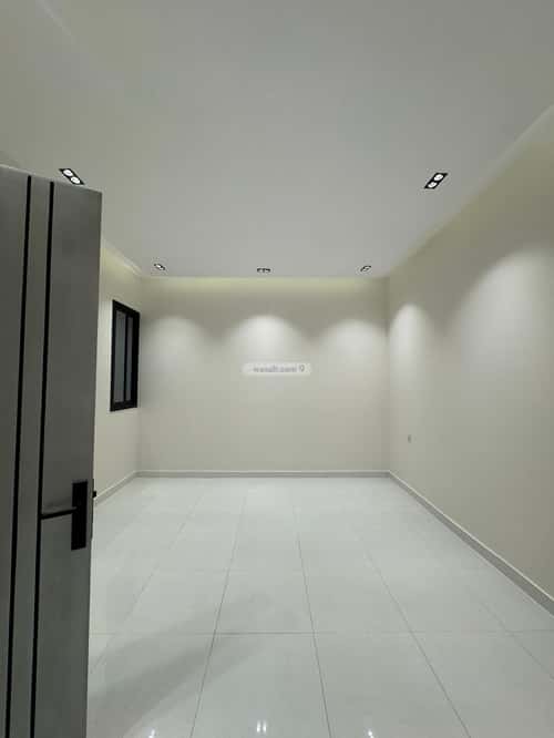 Floor 203 SQM with 6 bedrooms المعارض، خميس مشيط