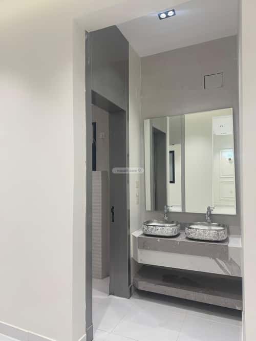 Floor 203 SQM with 6 bedrooms المعارض، خميس مشيط