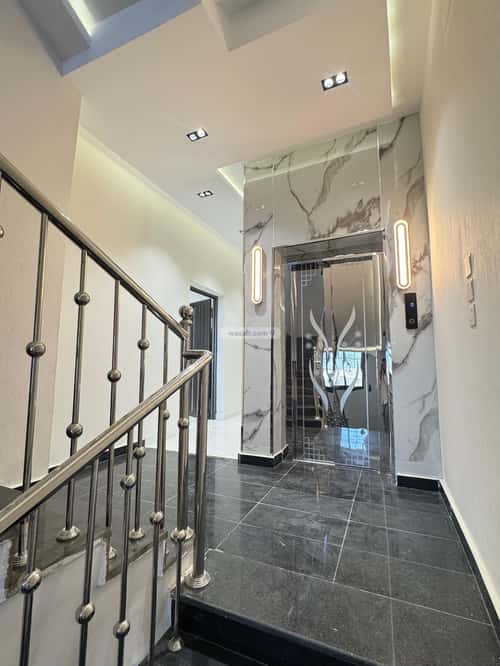 Floor 229 SQM with 5 bedrooms المعارض، خميس مشيط