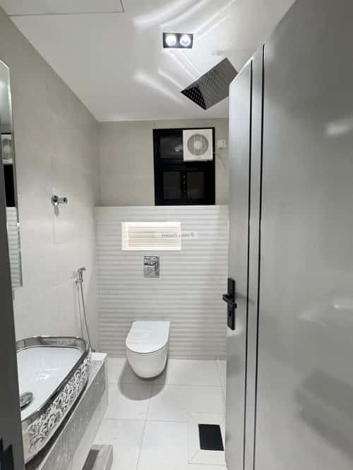 Floor 229 SQM with 5 bedrooms المعارض، خميس مشيط