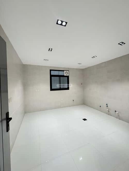 Floor 229 SQM with 5 bedrooms المعارض، خميس مشيط