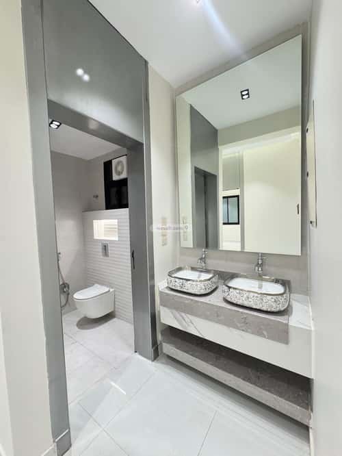 Floor 229 SQM with 5 bedrooms المعارض، خميس مشيط