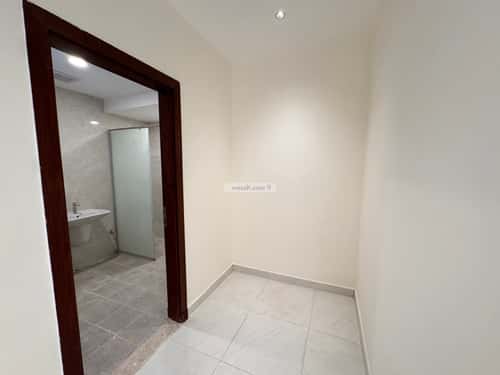 فيلا 350 متر مربع شرقية على شارع 20م الجنادرية، شرق الرياض، الرياض