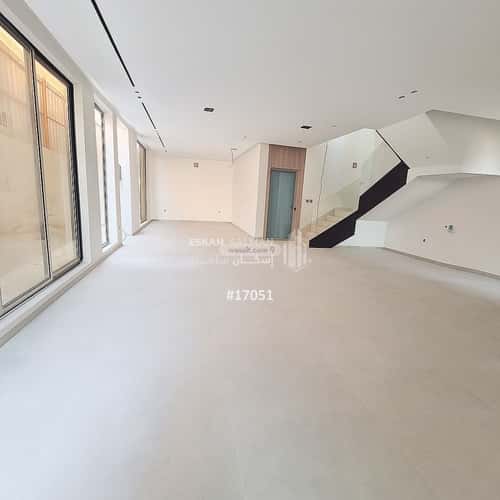 فيلا 250 متر مربع شرقية على شارع 20م ضاحية الملك فهد، الدمام