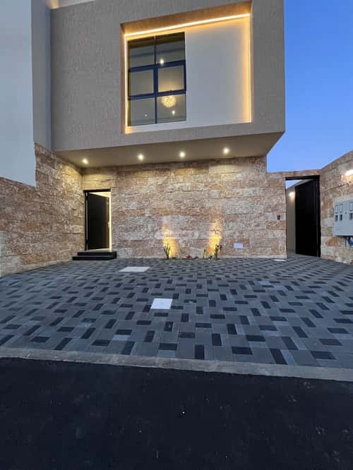 Floor 229 SQM with 6 bedrooms الزهور، أبها