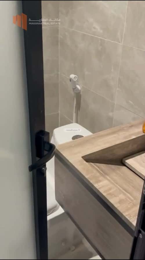 شقة بغرفة الحمراء، الخبر