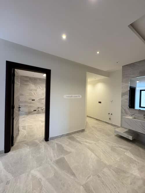 Floor 229 SQM with 8 bedrooms المعارض، خميس مشيط