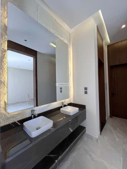 Floor 203.97 SQM with 7 Bedrooms Al Maaridh, Khamis Mushait