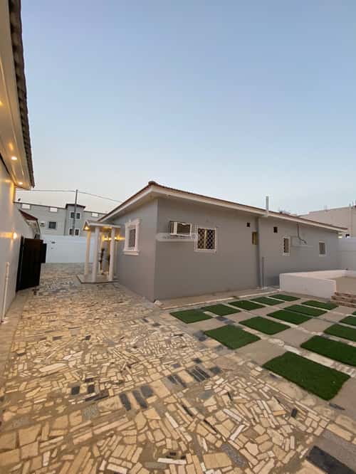 Villa 801 SQM facing East on 12m width street ريحه، الطائف