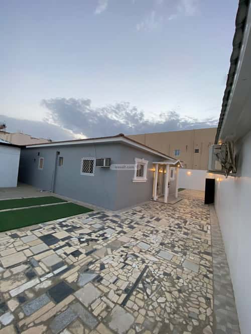 Villa 801 SQM facing East on 12m width street ريحه، الطائف