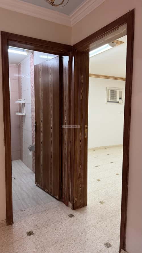 Floor 500 SQM with 5 Bedrooms The Palms, Bariduh