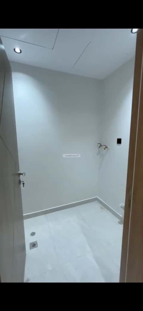 Apartment with 4 Bedrooms Al Khayf, Madinah