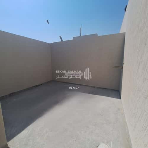 فيلا 247.35 متر مربع شمالية شرقية على شارع 18م ضاحية الملك فهد، الدمام