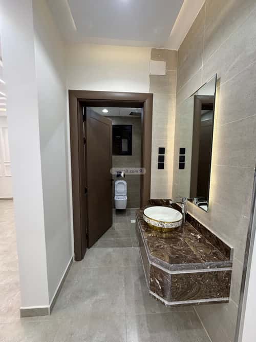 شقة 226 متر مربع ب 6 غرف الظرفة، خميس مشيط