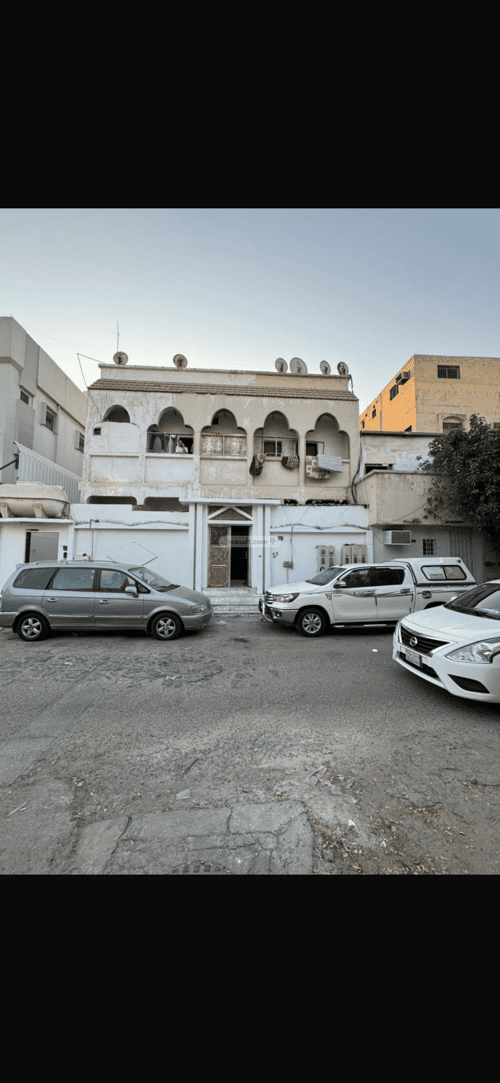 عمارة 400 متر مربع واجهة شرقية البادية، الدمام