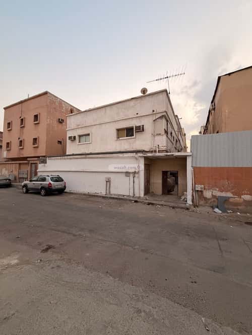 Building 400 SQM Facing East Al Badyah, Aldammam