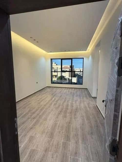 فيلا 400 متر مربع شمالية على شارع 10م الشفاء، حائل