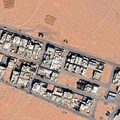 فيلا 250 متر مربع شرقية على شارع 15م النقرة، حائل