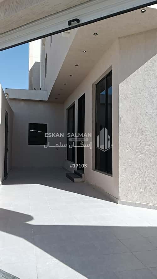Floor 208.86 SQM with 7 Bedrooms Al-Janadriyah, East Riyadh, Riyadh