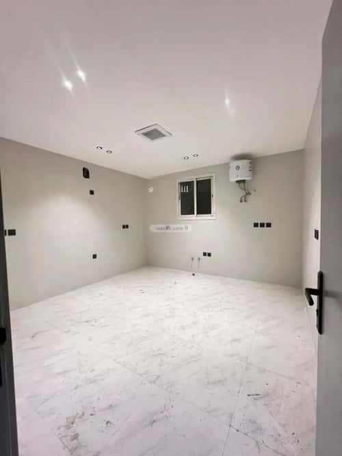 Floor 450 SQM with 5 Bedrooms Al-Aqeek, North Riyadh, Riyadh