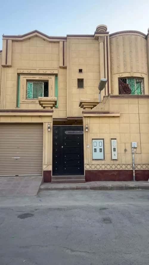Villa 240 SQM Facing North on 15m Width Street Ar-Rimal, East Riyadh, Riyadh