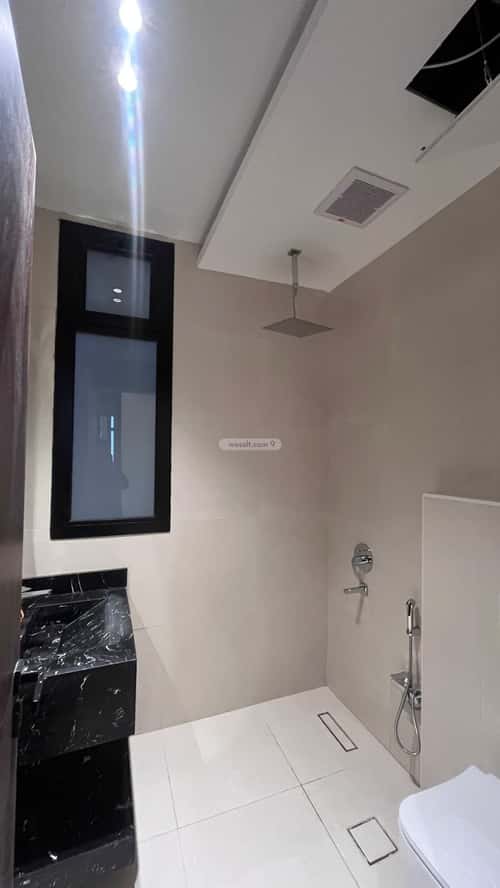 Floor 229 SQM with 6 bedrooms الزهور، أبها