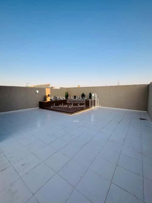 فيلا 305 متر مربع شمالية على شارع 12م الرحاب، الطائف