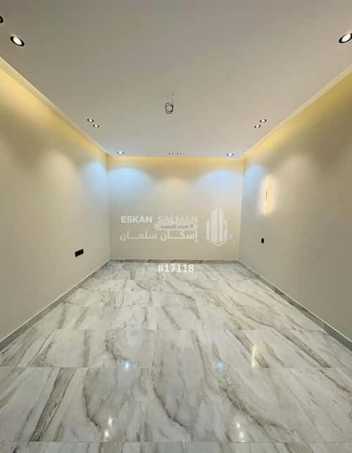 فيلا 305 متر مربع شمالية على شارع 12م الرحاب، الطائف