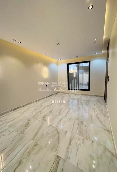 فيلا 305 متر مربع شمالية على شارع 12م الرحاب، الطائف