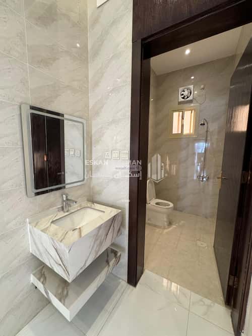 فيلا 299.96 متر مربع شمالية شرقية على شارع 15م الرحاب، الطائف