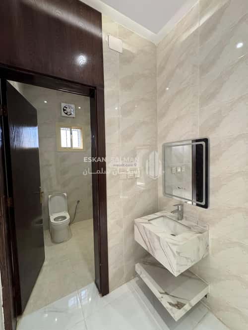 فيلا 299.96 متر مربع شمالية شرقية على شارع 15م الرحاب، الطائف