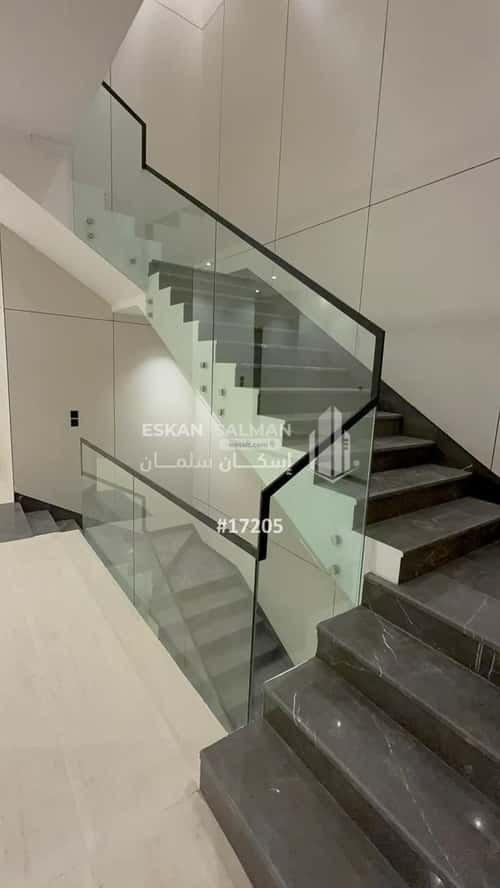 فيلا 472.49 متر مربع شرقية على شارع 25م الشعلة، الدمام