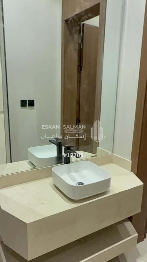 فيلا 472.49 متر مربع شرقية على شارع 25م الشعلة، الدمام