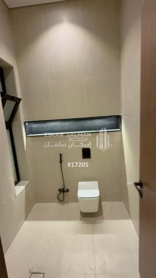 فيلا 472.49 متر مربع شرقية على شارع 25م الشعلة، الدمام