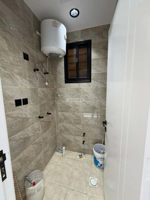 شقة ب 7 غرف الوسام، خميس مشيط