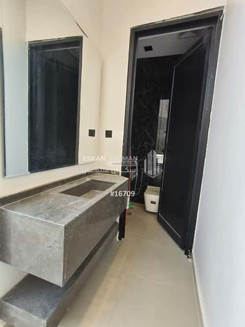 فيلا 312.5 متر مربع شمالية على شارع 20م الرمال، شرق الرياض، الرياض