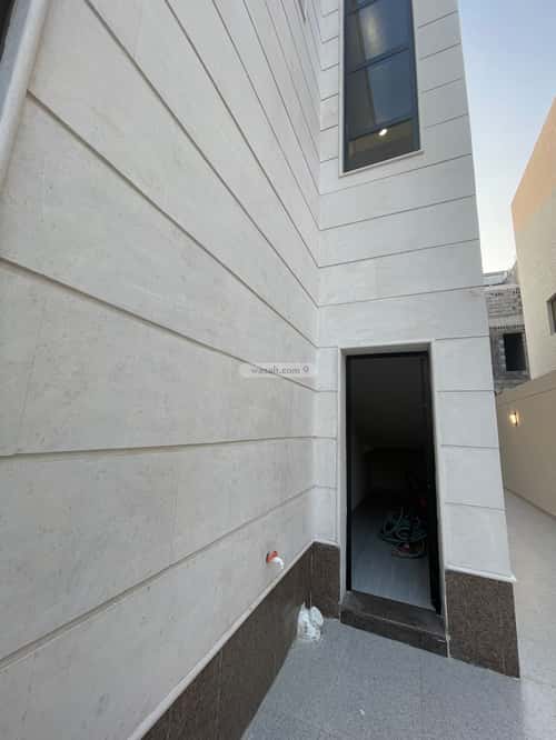 فيلا 337.5 متر مربع شرقية على شارع 30م الأمواج، الخبر