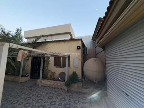 فيلا 457 متر مربع غربية على شارع 10م جرير، وسط الرياض، الرياض