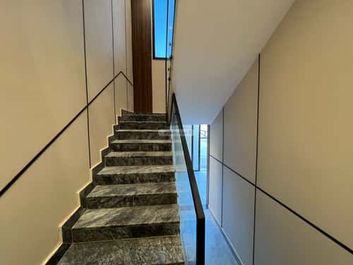 Floor 183.81 SQM with 5 Bedrooms Al-Muanisiyah, East Riyadh, Riyadh