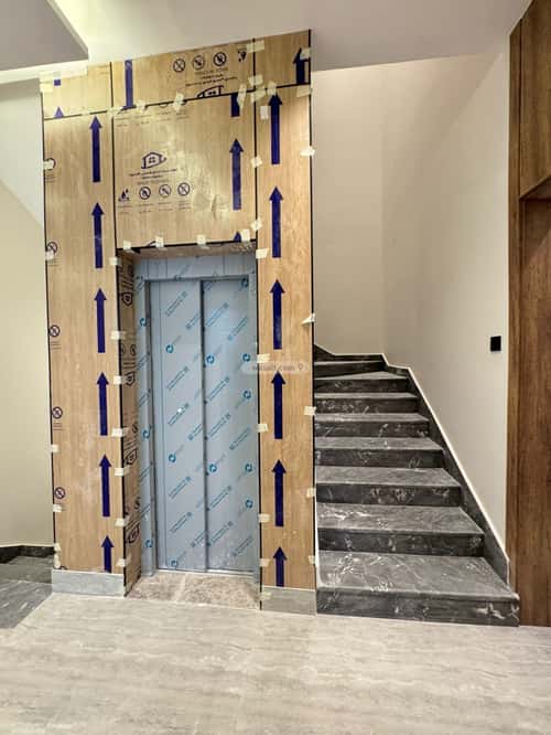 فيلا 210 متر مربع جنوبية على شارع 18م العارض، شمال الرياض، الرياض