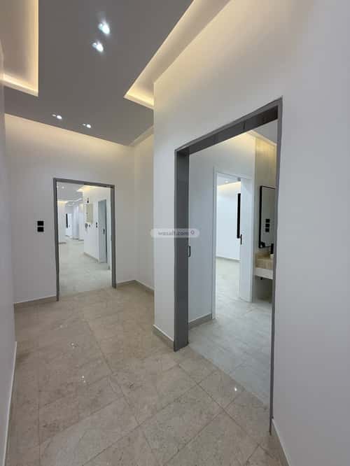 شقة ب 8 غرف المعلاة، أحد رفيدة