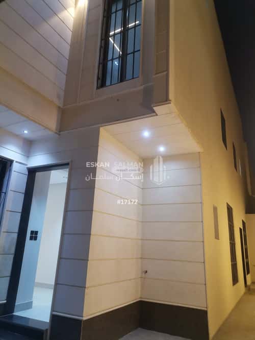 Floor 156 SQM with 5 bedrooms الندوة، شرق الرياض، الرياض