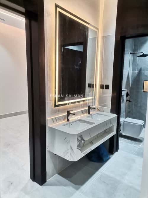 Floor 156 SQM with 5 Bedrooms Al- Nadwah, East Riyadh, Riyadh