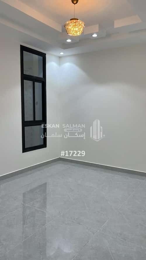 فيلا 300 متر مربع شمالية على شارع 20م الأمير عبدالله، بيشة